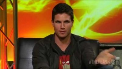 Robbie Amell : A Message to the Fans Photo